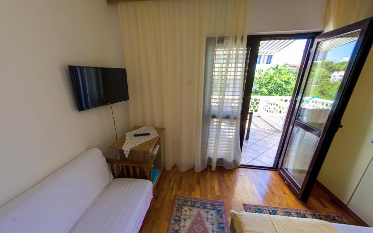 Apartmani Katica Krk Island Buitenkant foto